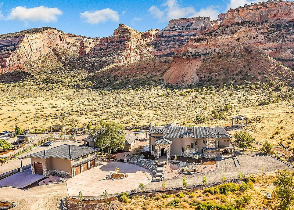 Luxury Home in Grand Junction Luxury Home in Telluride